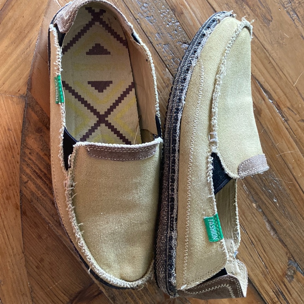 Fashion  Like new. 8.5 slip ons. Very nice.  Good cushion insert.